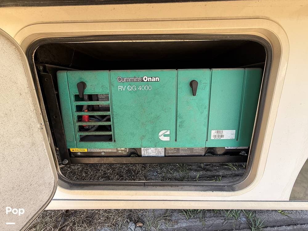 Call now about this 2016 Thor Motor Coach A.C.E. 30.1! 2016 Thor Motor Coach A.C.E. 30.1 - Used Class A For Sale by Pop RVs in Largo, Florida features Air Conditioning, Generator, Awning, Leveling Jacks, Slideout