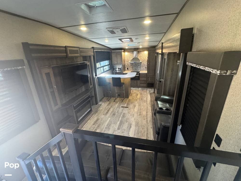 Call now about this 2020 Keystone Sprinter 3551FWMLS! 2020 Keystone Sprinter 3551FWMLS - Used Fifth Wheel For Sale by Pop RVs in Overgaard, Arizona features Leveling Jacks, Air Conditioning, Awning, Slideout