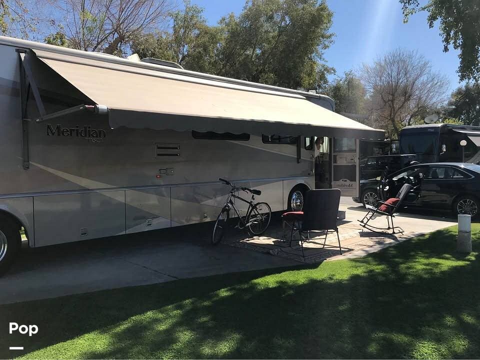 Call now about this 2004 Itasca Meridian 39w! 2004 Itasca Meridian 39w - Used Diesel Pusher For Sale by Pop RVs in Lodi, California features Slideout, Awning, Generator, Air Conditioning, Leveling Jacks