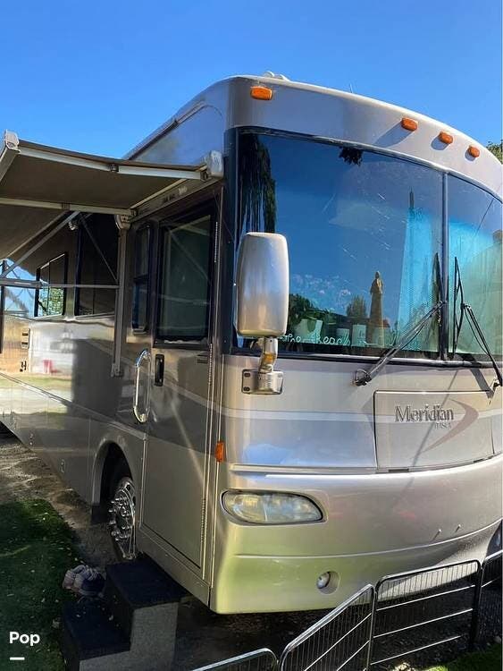 Contact us now about this 2004 Itasca Meridian 39w! 2004 Meridian 39w by Itasca from Pop RVs in Lodi, California