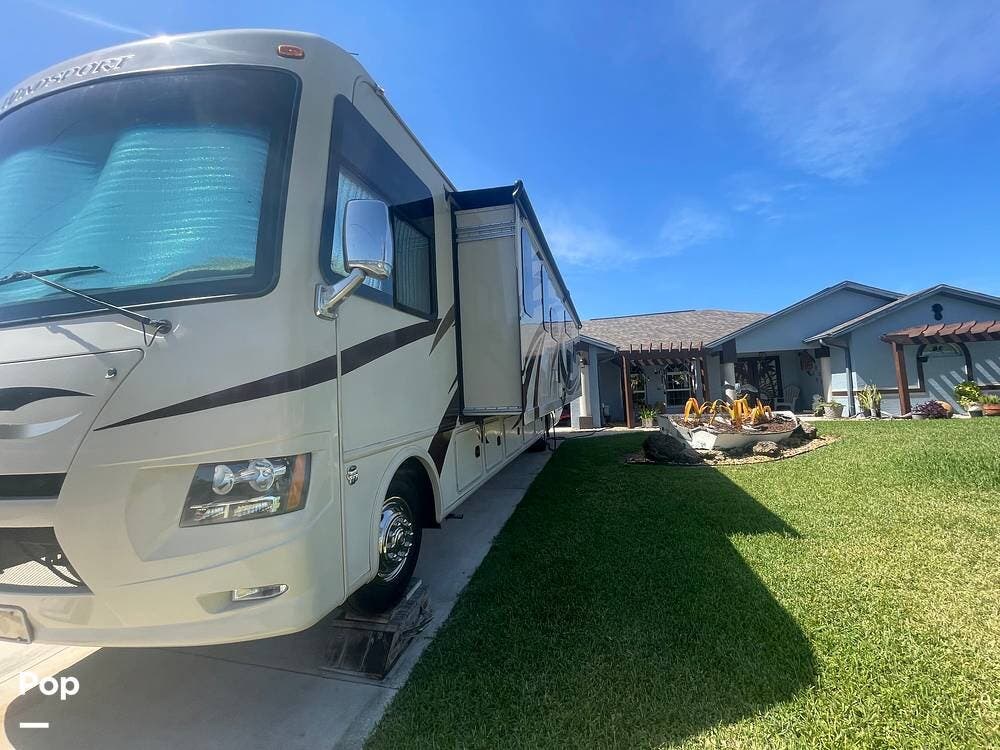 Call now about this 2016 Thor Motor Coach Windsport 34J! 2016 Thor Motor Coach Windsport 34J - Used Class A For Sale by Pop RVs in Port Charlotte, Florida features Leveling Jacks, Slideout, Air Conditioning, Awning, Generator
