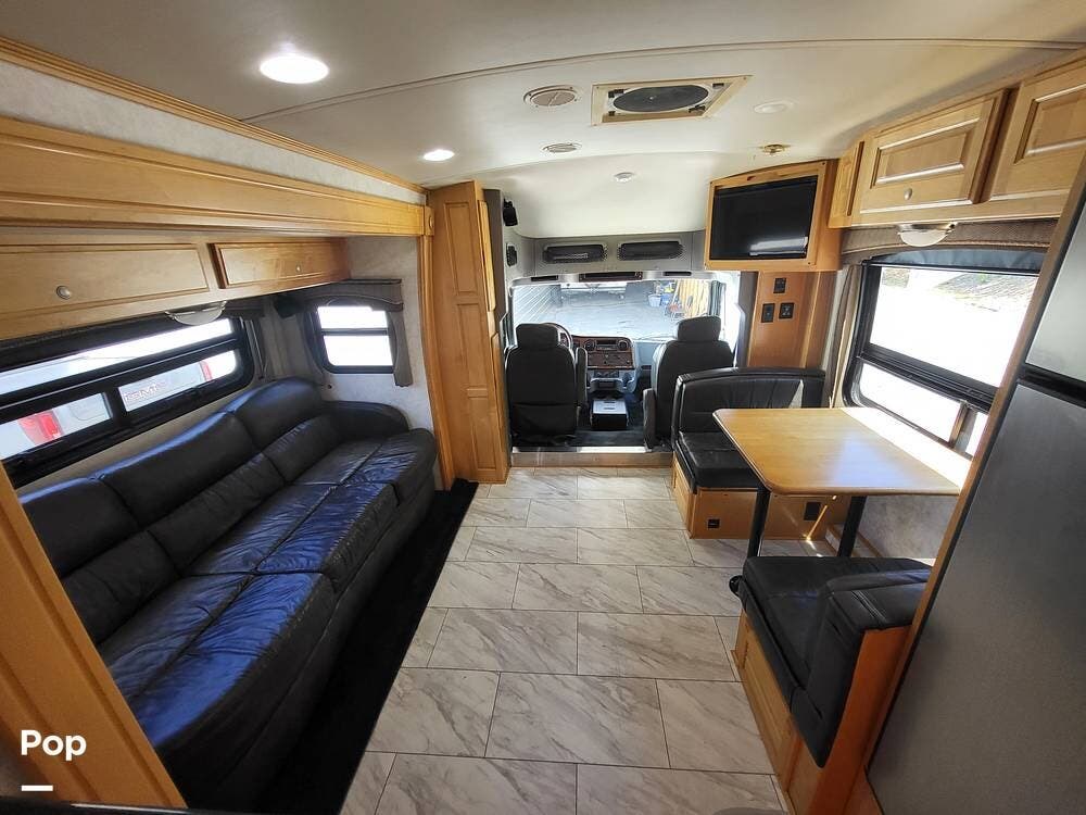 Used 2007 Dynamax Corp DynaQuest DQ260ST available in Hot Springs, Arkansas