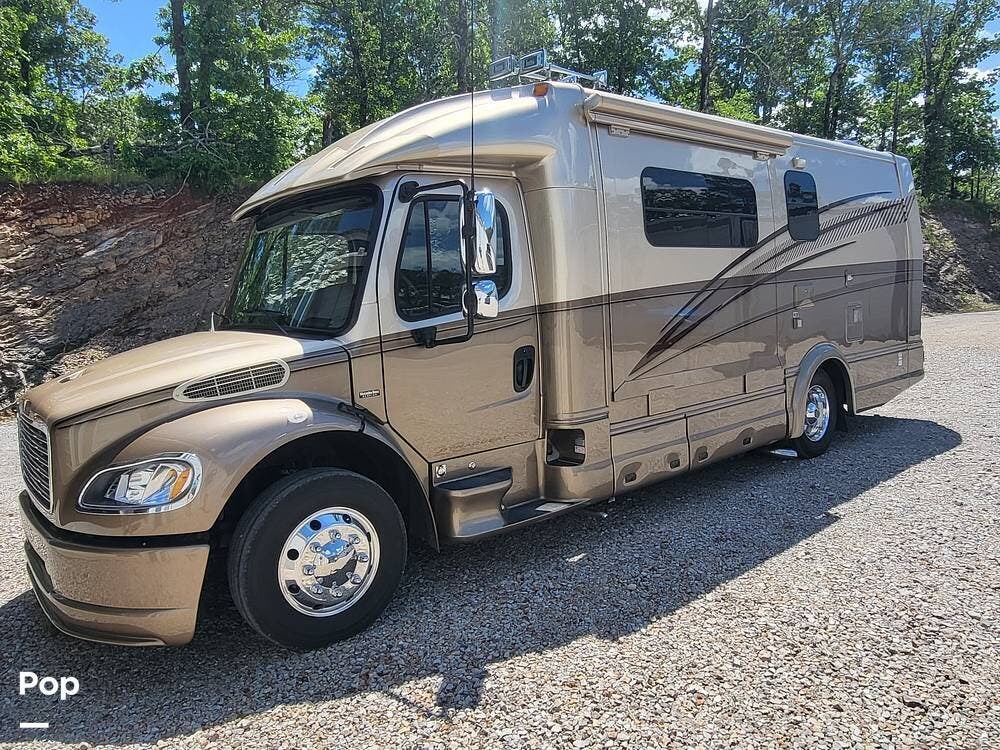Call now about this 2007 Dynamax Corp DynaQuest DQ260ST! 2007 Dynamax Corp DynaQuest DQ260ST - Used Super C For Sale by Pop RVs in Hot Springs, Arkansas features Air Conditioning, Awning, Leveling Jacks, Generator, Slideout