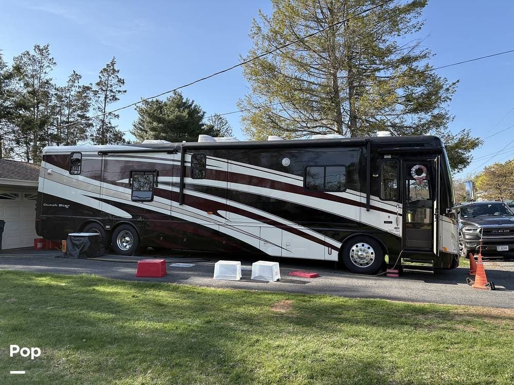 Call now about this 2008 Newmar Dutch Star 4317! 2008 Newmar Dutch Star 4317 - Used Diesel Pusher For Sale by Pop RVs in Bellingham, Massachusetts features Air Conditioning, Slideout, Awning, Generator, Leveling Jacks