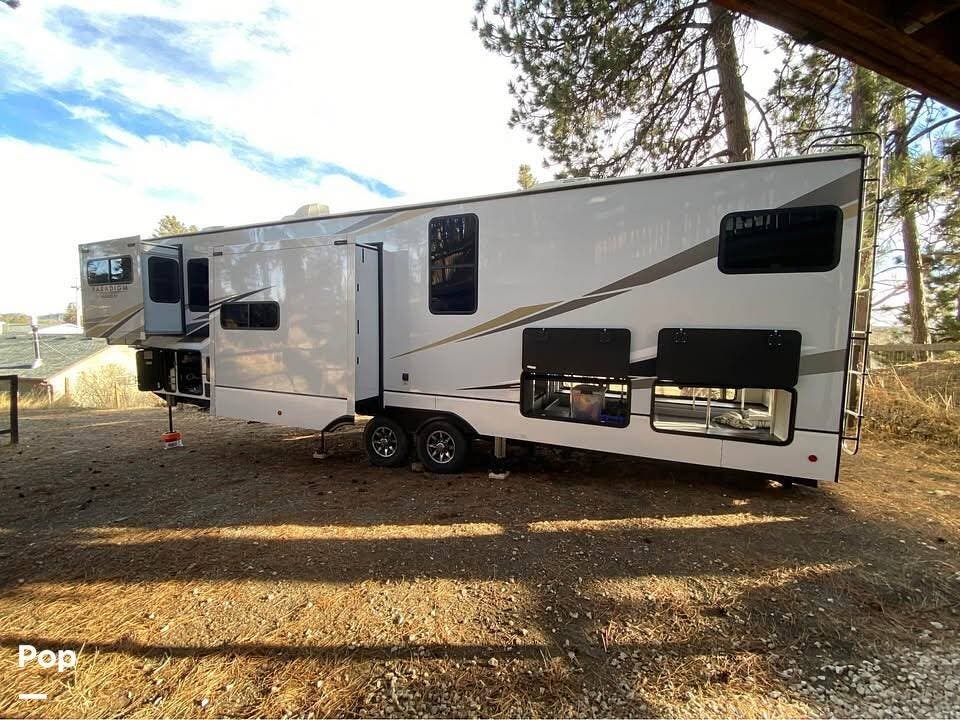 Call now about this 2021 Alliance RV Paradigm 385FL! 2021 Alliance RV Paradigm 385FL - Used Fifth Wheel For Sale by Pop RVs in Custer, South Dakota features Leveling Jacks, Slideout, Generator, Awning, Air Conditioning