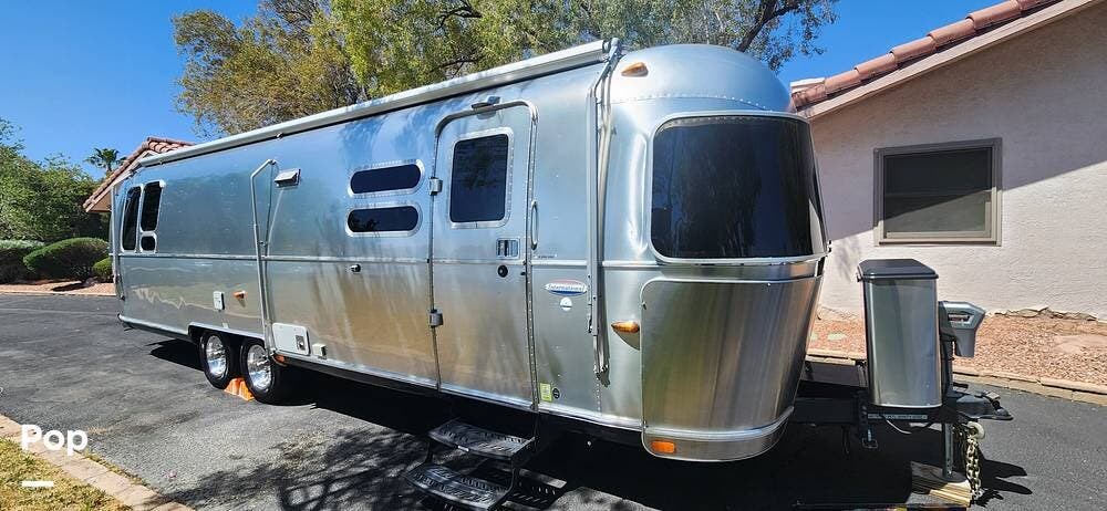 Call now about this 2014 Airstream International 30 Serenity! 2014 Airstream International 30 Serenity - Used Travel Trailer For Sale by Pop RVs in Las Vegas, Nevada features Awning, Air Conditioning