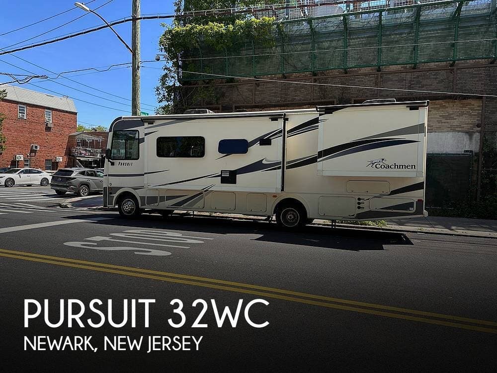 Email now about this 2019 Coachmen Pursuit 32WC! Used 2019 Coachmen Pursuit 32WC available in Newark, New Jersey