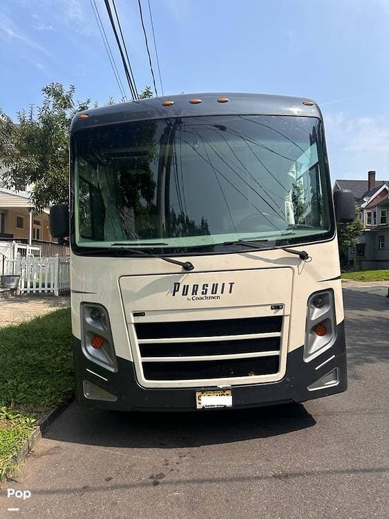 Call now about this 2019 Coachmen Pursuit 32WC! 2019 Coachmen Pursuit 32WC - Used Class A For Sale by Pop RVs in Newark, New Jersey features Slideout, Air Conditioning, Generator, Awning