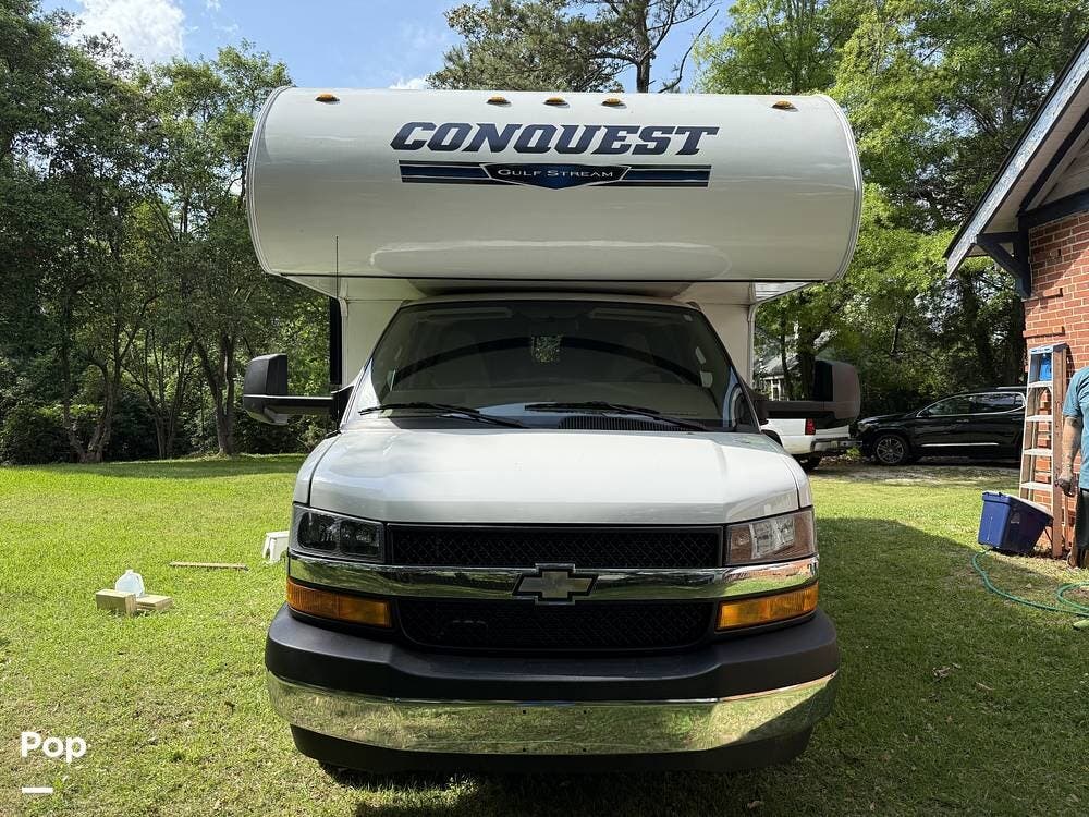 Call now about this 2023 Gulf Stream Conquest 6220LE! 2023 Gulf Stream Conquest 6220LE - Used Class C For Sale by Pop RVs in Opelika, Alabama features Slideout, Air Conditioning, Generator, Awning