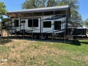 Call now about this 2020 Keystone Fuzion 369! 2020 Keystone Fuzion 369 - Used Toy Hauler For Sale by Pop RVs in Mullin, Texas features Slideout, Leveling Jacks, Air Conditioning