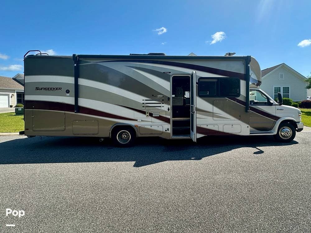 Contact us now about this 2019 Forest River Sunseeker 3050S! 2019 Sunseeker 3050S by Forest River from Pop RVs in Myrtle Beach, South Carolina