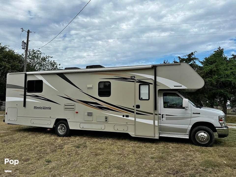 Contact us now about this 2016 Winnebago Minnie Winnie 31K! 2016 Minnie Winnie 31K by Winnebago from Pop RVs in Anna, Texas