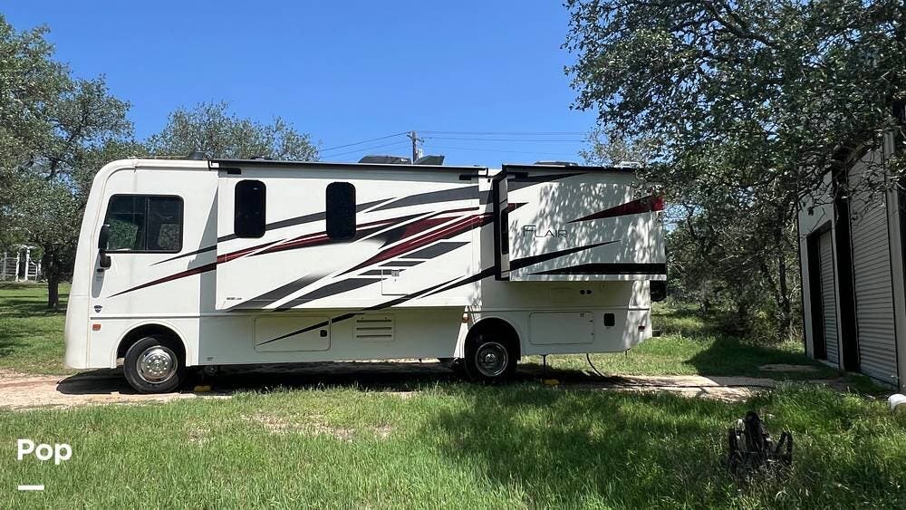 Contact us now about this 2022 Fleetwood Flair 28A! 2022 Flair 28A by Fleetwood from Pop RVs in New Braunfels, Texas