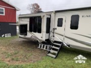 Contact us now about this 2020 Jayco Eagle 322RLOK! 2020 Eagle 322RLOK by Jayco from Pop RVs in Independence, Virginia