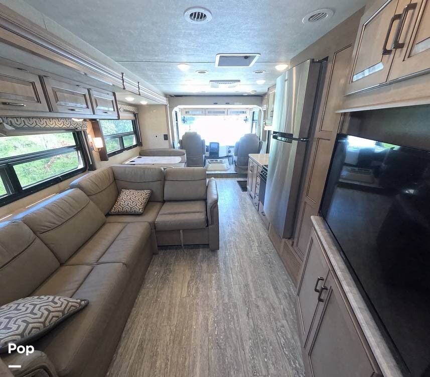 Contact us now about this 2019 Thor Motor Coach Hurricane 35M! 2019 Hurricane 35M by Thor Motor Coach from Pop RVs in Santa Clarita, California