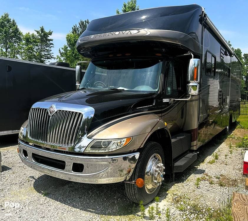 Contact us now about this 2008 Gulf Stream SuperNova 6362! 2008 SuperNova 6362 by Gulf Stream from Pop RVs in Chadbourn, North Carolina