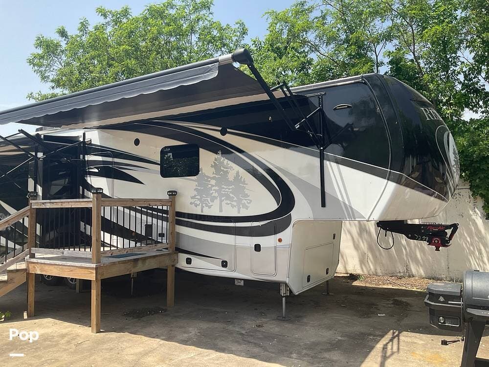 Used 2017 CrossRoads Redwood 3901WB available in Branson, Missouri