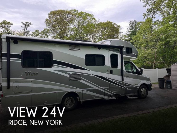 Email now about this 2017 Winnebago View 24V! Used 2017 Winnebago View 24V available in Ridge, New York