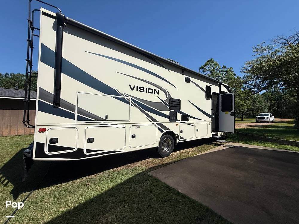 Contact us now about this 2021 Entegra Coach Vision 31V! 2021 Vision 31V by Entegra Coach from Pop RVs in Queen City, Texas