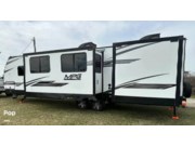 Call now about this 2022 Cruiser RV MPG Ultra Lite 3100BH! 2022 Cruiser RV MPG Ultra Lite 3100BH - Used Travel Trailer For Sale by Pop RVs in Walstonburg, North Carolina features Leveling Jacks, Slideout, Awning, Air Conditioning