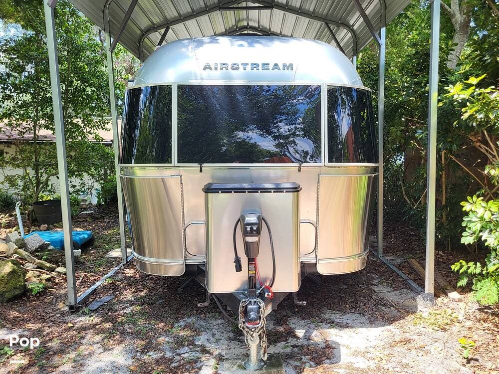 Contact us now about this 2020 Airstream Globetrotter 23FB TWIN! 2020 Globetrotter 23FB TWIN by Airstream from Pop RVs in Casselberry, Florida