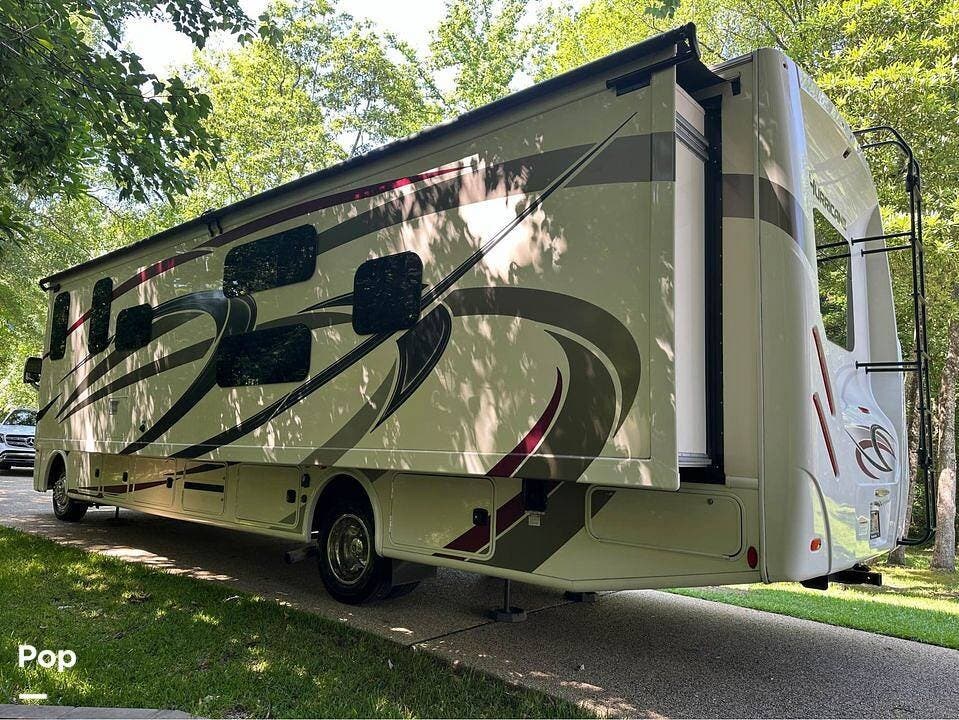 Call now about this 2019 Thor Motor Coach Hurricane 34J! 2019 Thor Motor Coach Hurricane 34J - Used Class A For Sale by Pop RVs in Hattiesburg, Mississippi features Slideout, Leveling Jacks, Air Conditioning, Generator, Awning