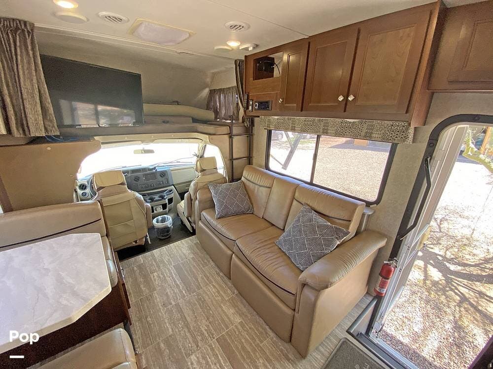 Call now about this 2018 Forest River Sunseeker 3050S! 2018 Forest River Sunseeker 3050S - Used Class C For Sale by Pop RVs in Tucson, Arizona features Air Conditioning, Generator, Awning, Slideout