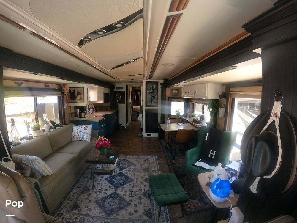 Contact us now about this 2007 Country Coach Magna 630! 2007 Magna 630 by Country Coach from Pop RVs in Oklahoma City, Oklahoma
