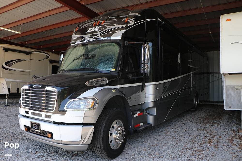 Contact us now about this 2017 Dynamax Corp DX3 37RB! 2017 DX3 37RB by Dynamax Corp from Pop RVs in Winder, Georgia