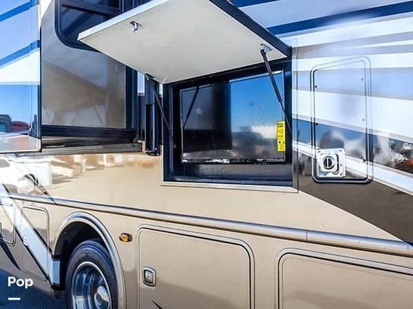 Contact us now about this 2017 Thor Motor Coach Palazzo 36.1! 2017 Palazzo 36.1 by Thor Motor Coach from Pop RVs in East Alton, Illinois