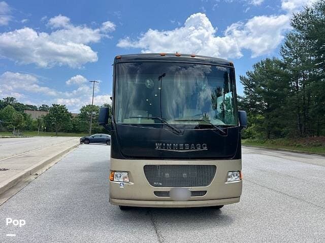 Call now about this 2014 Winnebago Vista 35B! 2014 Winnebago Vista 35B - Used Class A For Sale by Pop RVs in Annapolis, Maryland features Generator, Air Conditioning, Slideout, Leveling Jacks