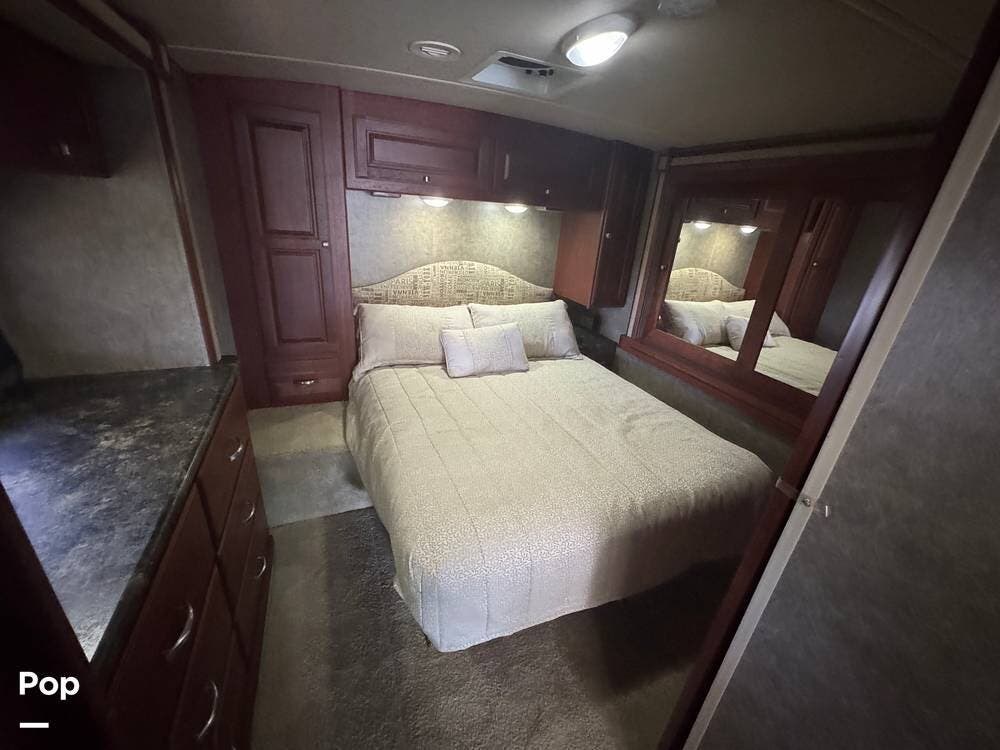 Used 2013 Itasca Sunstar 27N available in Sarasota, Florida