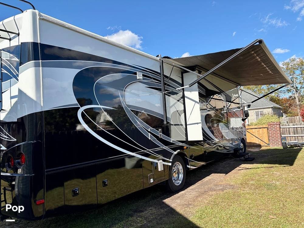 Contact us now about this 2017 Forest River Georgetown XL 377TS! 2017 Georgetown XL 377TS by Forest River from Pop RVs in Florence, South Carolina