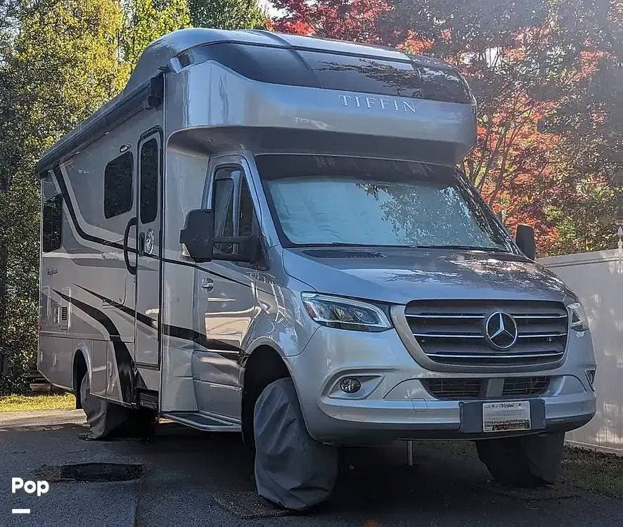 Call now about this 2020 Tiffin Wayfarer 24TW! 2020 Tiffin Wayfarer 24TW - Used Class C For Sale by Pop RVs in California, Maryland features Generator, Air Conditioning, Slideout