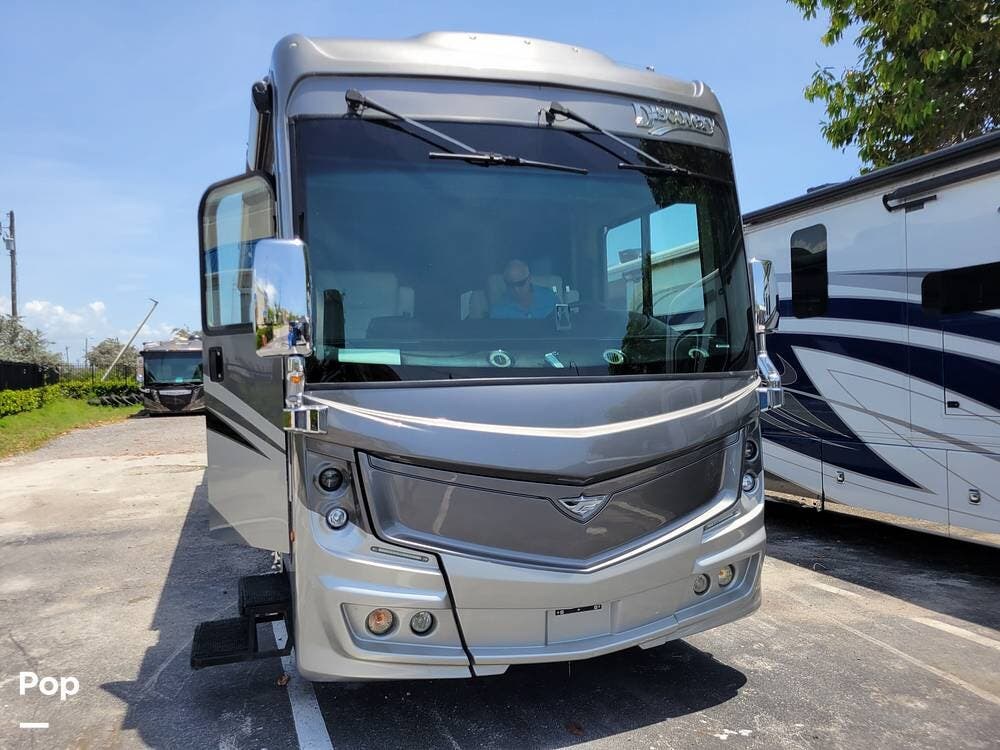 Contact us now about this 2022 Fleetwood Discovery 38W! 2022 Discovery 38W by Fleetwood from Pop RVs in Pompano Beach, Florida