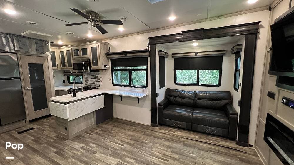 Contact us now about this 2022 Keystone Alpine 3910RK! 2022 Alpine 3910RK by Keystone from Pop RVs in Livingston, Texas