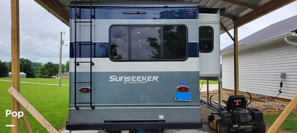 Contact us now about this 2021 Forest River Sunseeker 3010DS! 2021 Sunseeker 3010DS by Forest River from Pop RVs in Friendsville, Tennessee