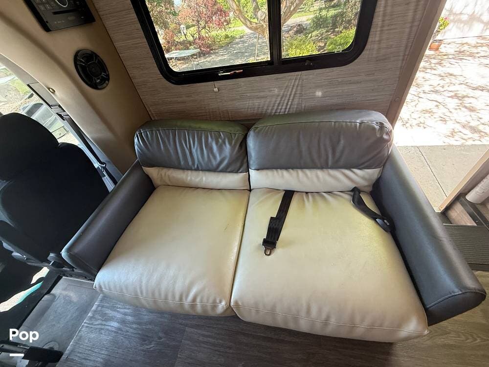 Contact us now about this 2016 Thor Motor Coach Citation 24SL! 2016 Citation 24SL by Thor Motor Coach from Pop RVs in Hyde Park, Utah