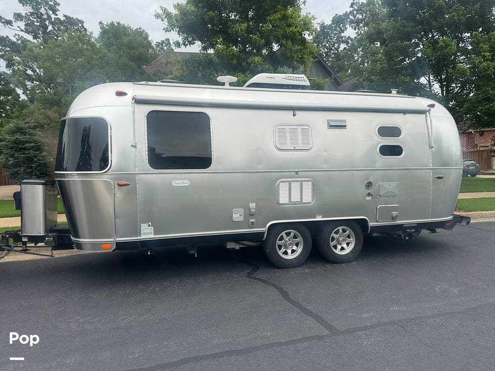 Contact us now about this 2021 Airstream Flying Cloud 23FB QUEEN! 2021 Flying Cloud 23FB QUEEN by Airstream from Pop RVs in Hiwasse, Arkansas