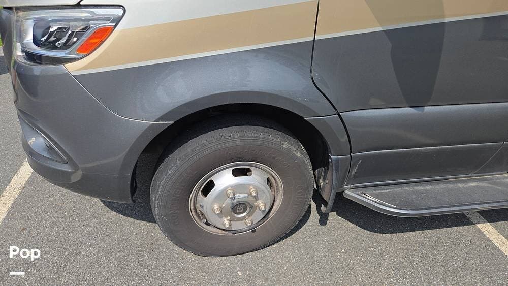 Contact us now about this 2019 Tiffin Wayfarer 25RW! 2019 Wayfarer 25RW by Tiffin from Pop RVs in Sloanesville, New York