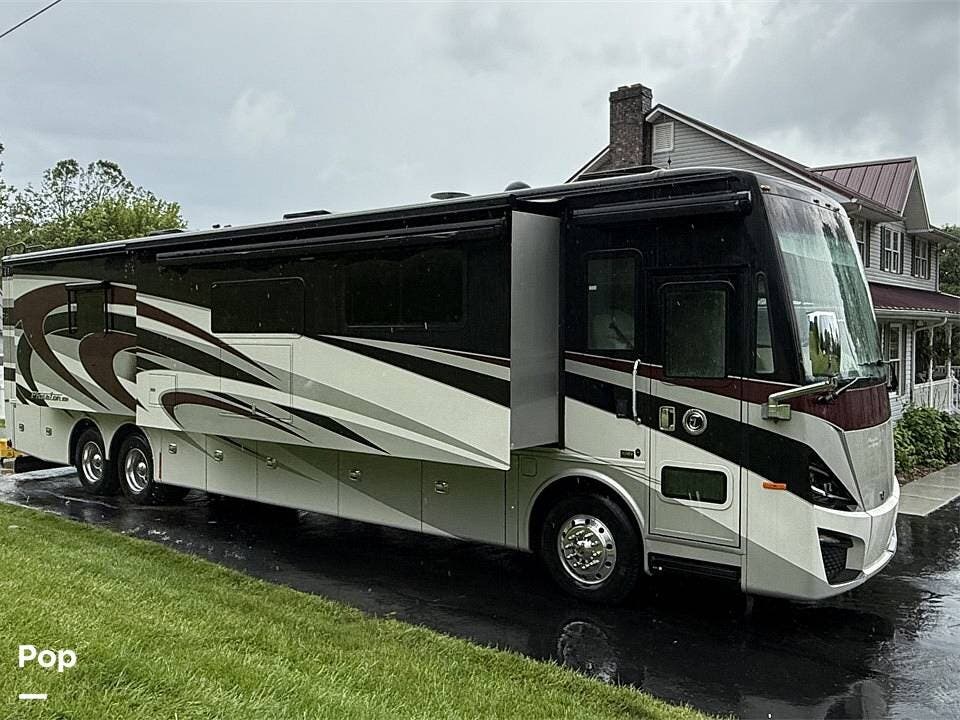Contact us now about this 2020 Tiffin Phaeton 44 OH! 2020 Phaeton 44 OH by Tiffin from Pop RVs in Lancaster, Ohio