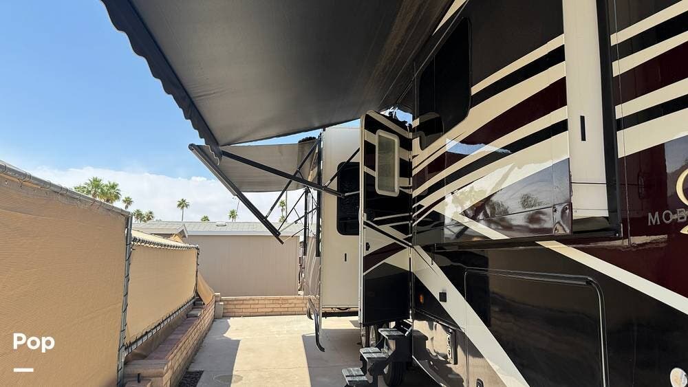 Call now about this 2017 DRV Elite Suites 44 Houston! 2017 DRV Elite Suites 44 Houston - Used Fifth Wheel For Sale by Pop RVs in Yuma, Arizona features Awning, Slideout, Leveling Jacks, Air Conditioning