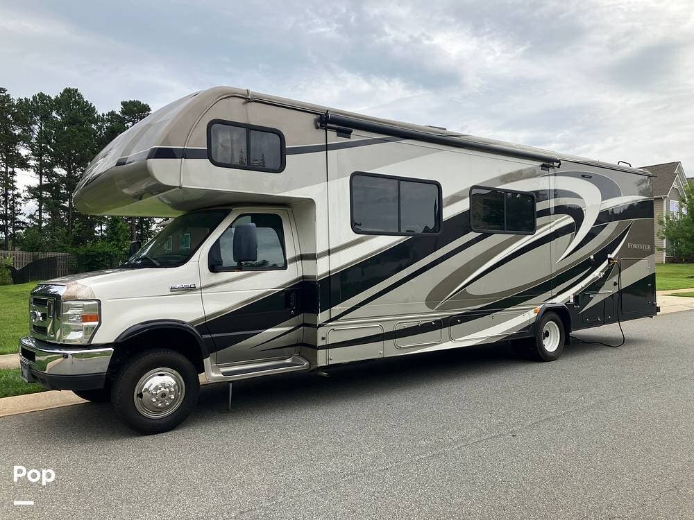 Call now about this 2016 Forest River Forester 3011DS! 2016 Forest River Forester 3011DS - Used Class C For Sale by Pop RVs in Denver, North Carolina features Slideout, Air Conditioning, Awning, Generator