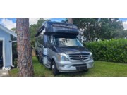 Contact us now about this 2019 Tiffin Wayfarer 24FW! 2019 Wayfarer 24FW by Tiffin from Pop RVs in Jupiter, Florida