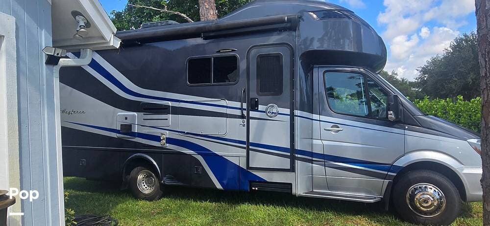 Call now about this 2019 Tiffin Wayfarer 24FW! 2019 Tiffin Wayfarer 24FW - Used Class C For Sale by Pop RVs in Jupiter, Florida features Slideout, Awning, Generator, Air Conditioning