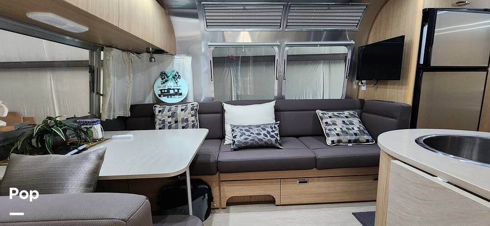 Used 2020 Airstream Flying Cloud 25FB QUEEN available in Kingston, Oklahoma