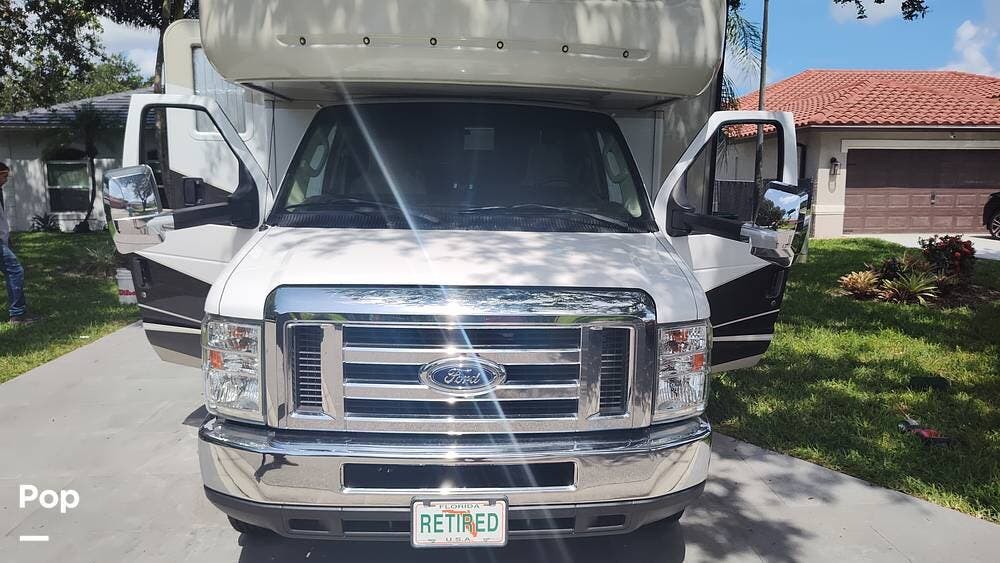 Contact us now about this 2017 Fleetwood Jamboree 30F! 2017 Jamboree 30F by Fleetwood from Pop RVs in Naples, Florida