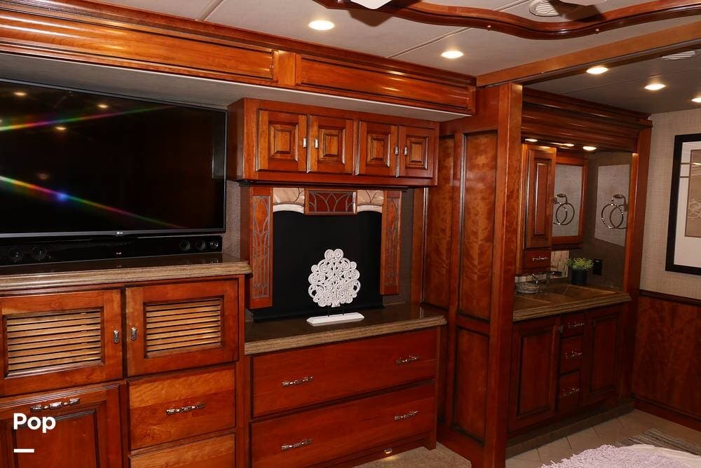 Contact us now about this 2016 Tiffin Allegro Bus 45 LP! 2016 Allegro Bus 45 LP by Tiffin from Pop RVs in Leeds, Alabama