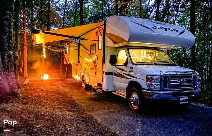 Call now about this 2018 Jayco Redhawk 26XD! 2018 Jayco Redhawk 26XD - Used Class C For Sale by Pop RVs in Alexander, North Carolina features Awning, Slideout, Generator, Air Conditioning