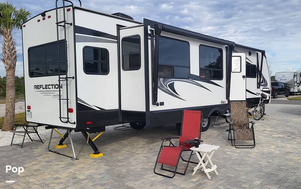 Contact us now about this 2022 Grand Design Reflection 315RLTS! 2022 Reflection 315RLTS by Grand Design from Pop RVs in Antioch, Tennessee